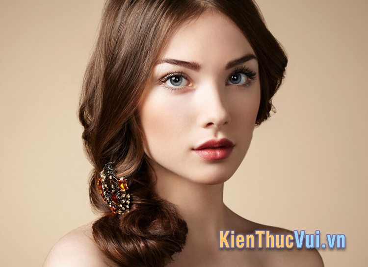 Dáng môi tiêm filler môi chẻ