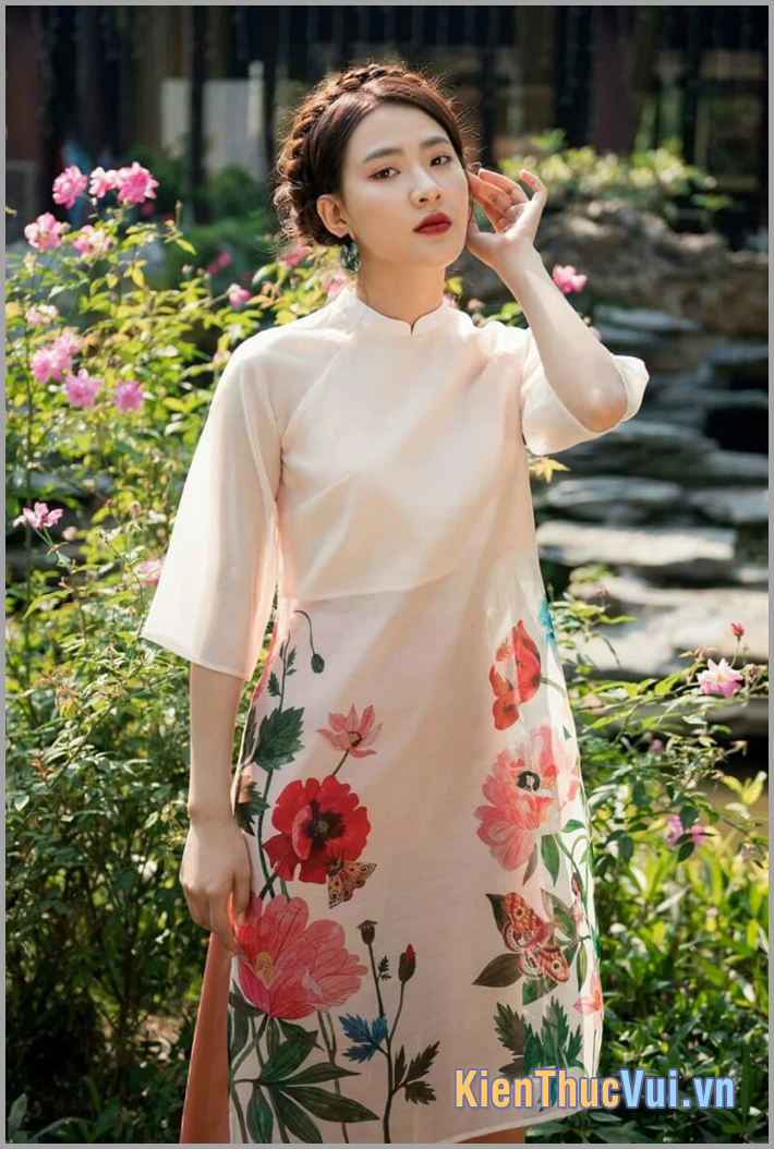 Tạo dáng đứng thướt tha, nhẹ nhàng