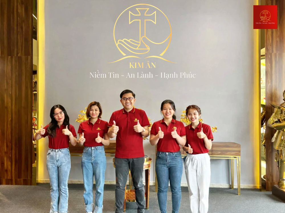 Cùng anh Ngọc và anh Farin, đội ngũ đưa những sản phẩm chất lượng, độc bản đến tay khách hàng